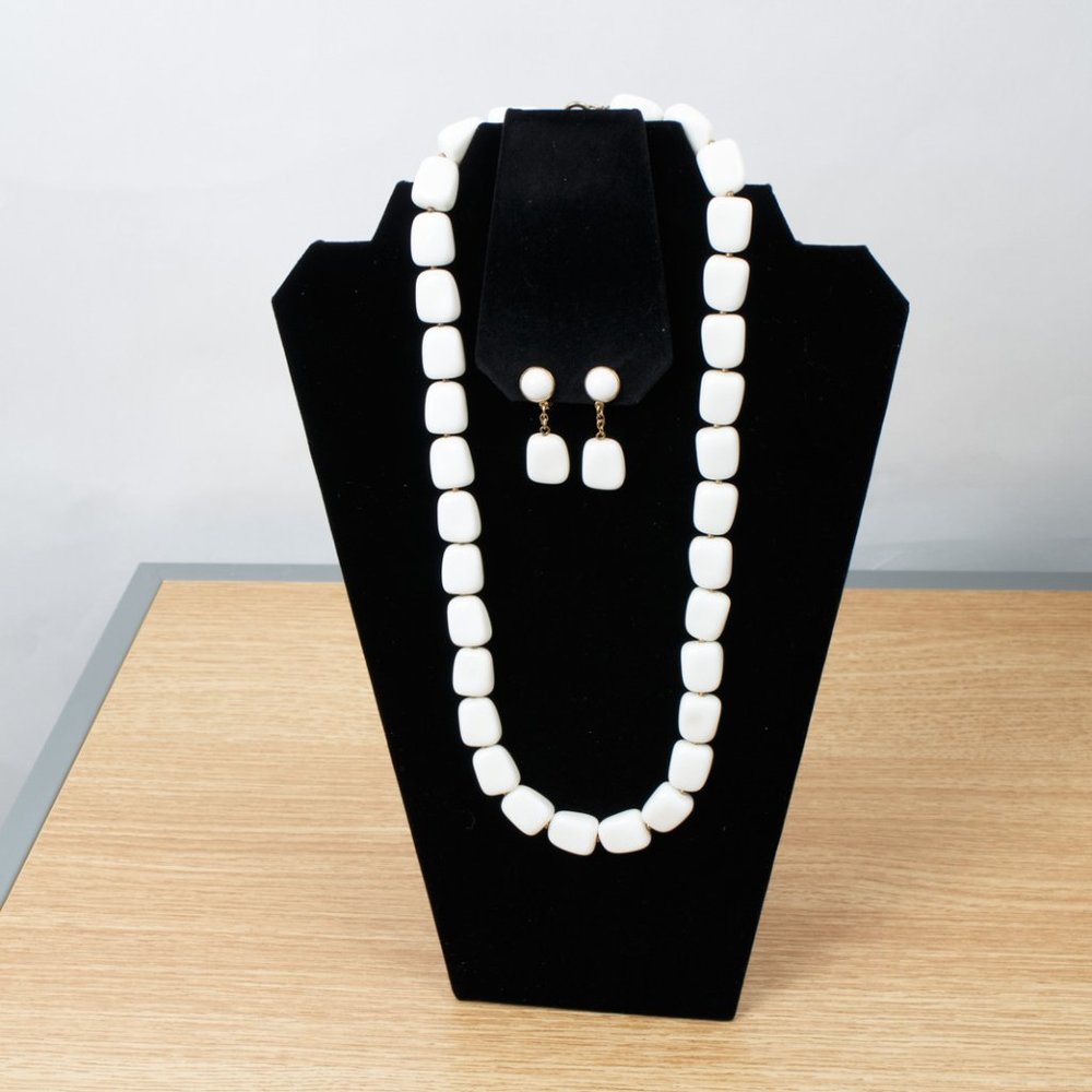Vintage Trifari White Necklace and Earring Set
